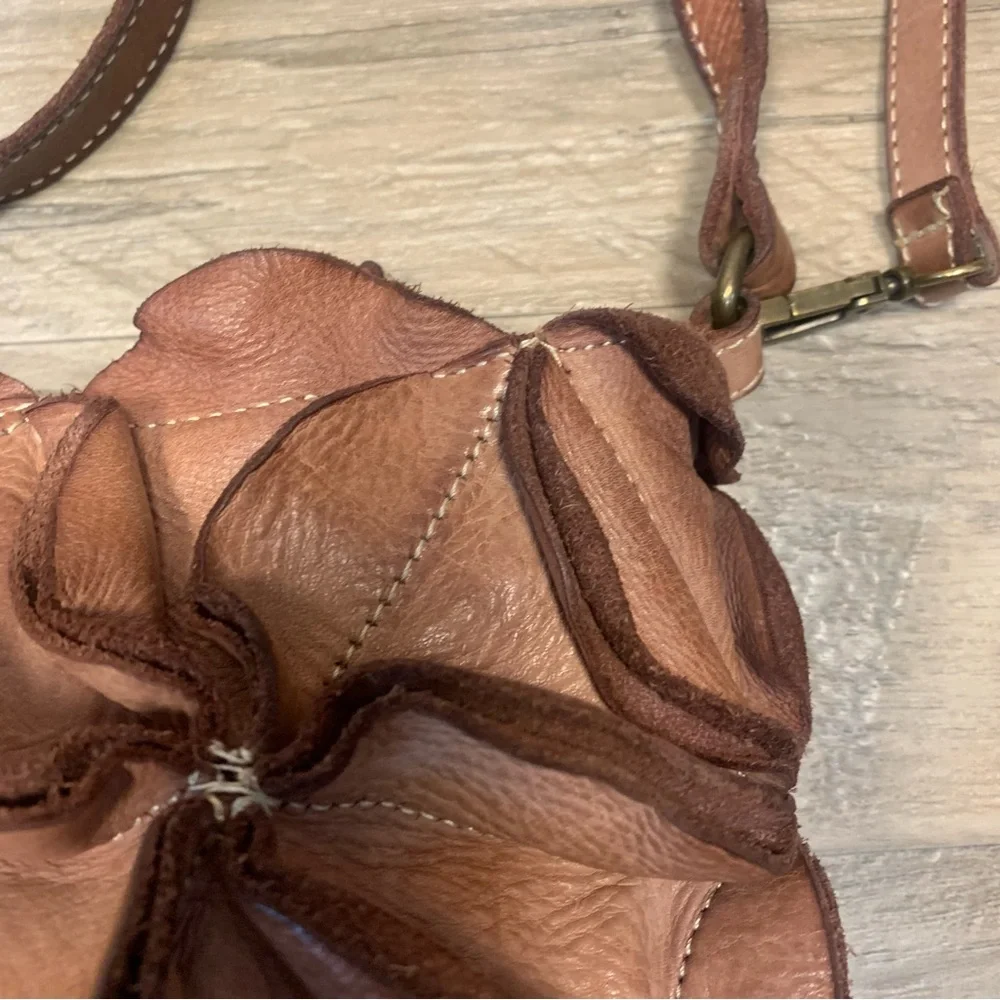 Costanza Rota Italy Genuine Soft Leather Flower Patchwork Crossbody Bag - Picture 8 of 15